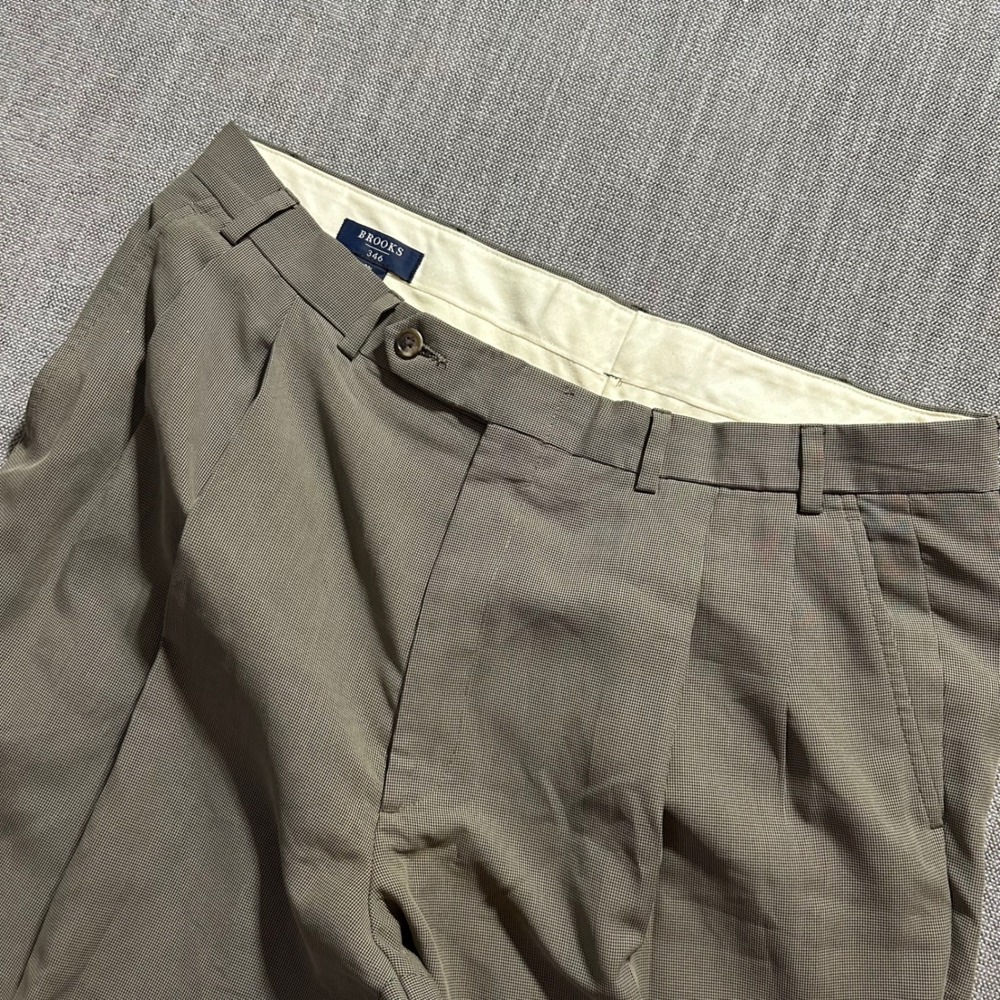 Brooks Brothers 346 Dress Pants Mens 38L Taupe Brown Pleated Cuffed Micro-Check